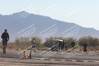 media/Oct-30-2025-Racers Edge (Thu) [[dabbdaf680]]/1-Around the Pits- Track Walk/